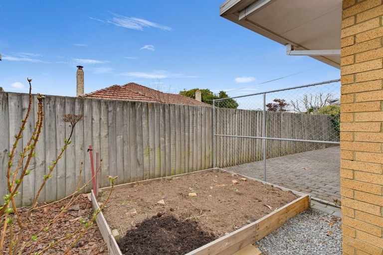 Photo of property in 2/2 Bentley Street, Russley, Christchurch, 8042