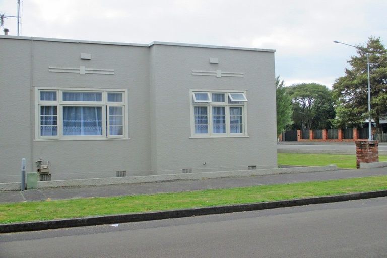 Photo of property in 29-31 Rangitira Avenue, Palmerston North, 4414