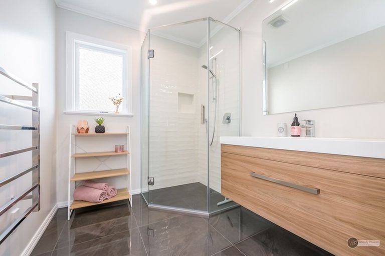 Photo of property in 24 Wai-iti Crescent, Woburn, Lower Hutt, 5010