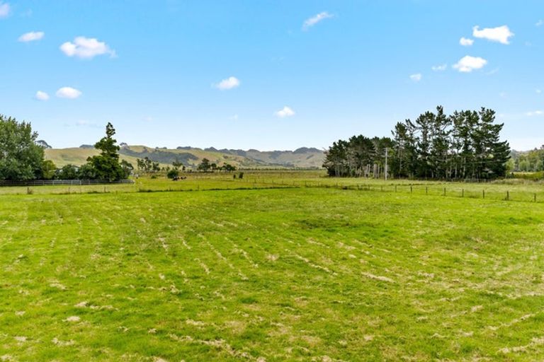 Photo of property in 331 South Head Road, South Head, Helensville, 0874