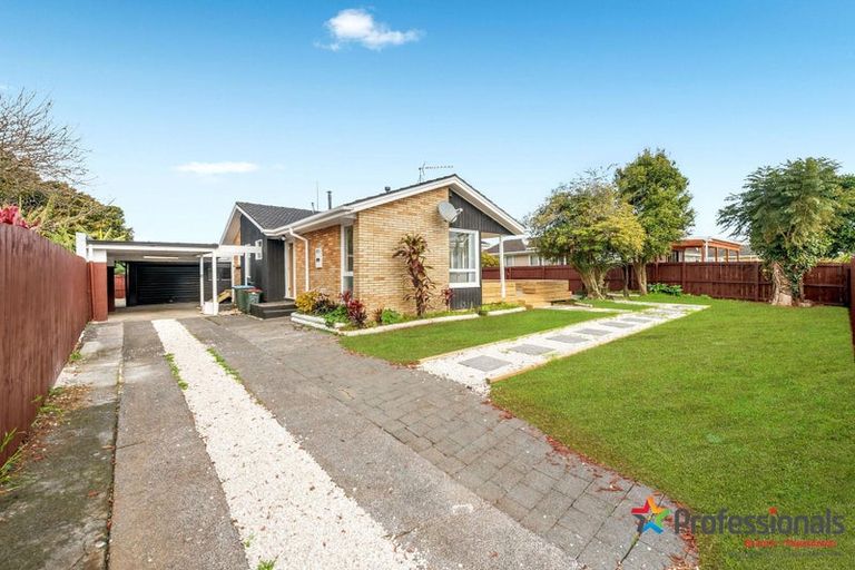 Photo of property in 39 Cottingham Crescent, Mangere East, Auckland, 2024