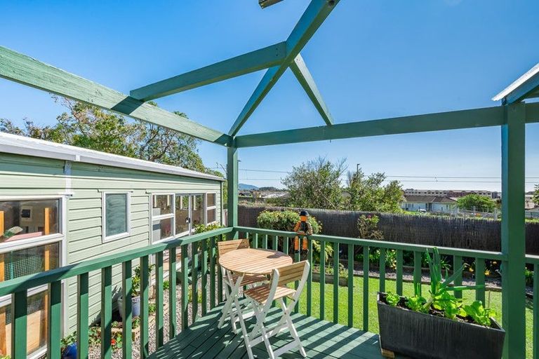 Photo of property in 28 Matenga Street, Waikanae, 5036