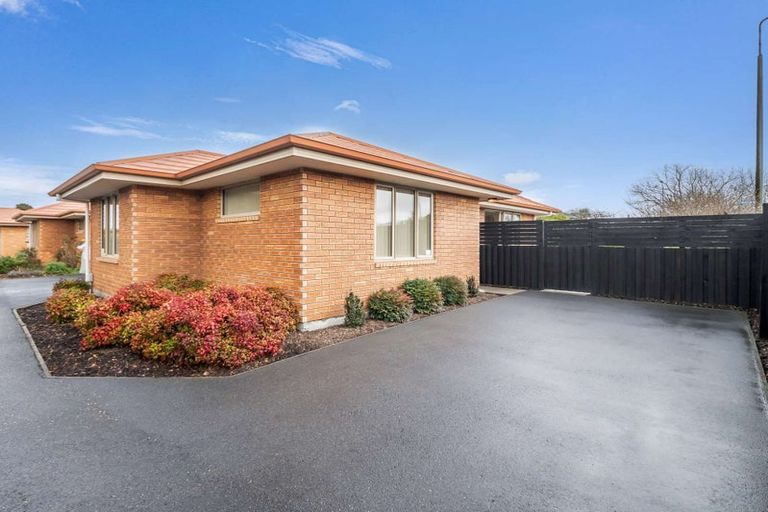 Photo of property in 1/117 Yaldhurst Road, Sockburn, Christchurch, 8042