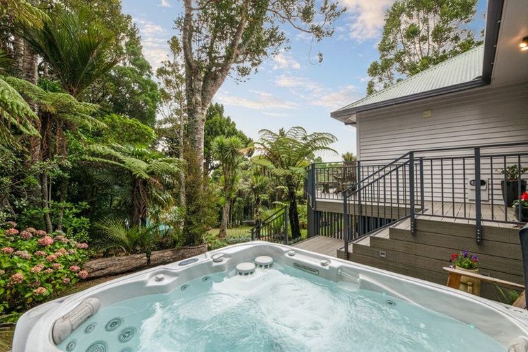 Photo of property in 10 Westridge Road, Titirangi, Auckland, 0604