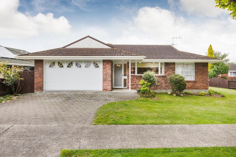Photo of property in 9 Churchill Avenue, Hokowhitu, Palmerston North, 4410