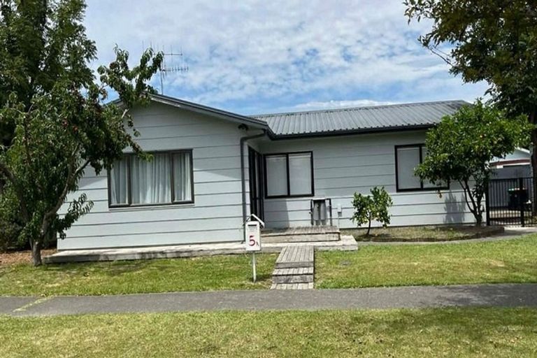 Photo of property in 5a Hetley Crescent, Taradale, Napier, 4112