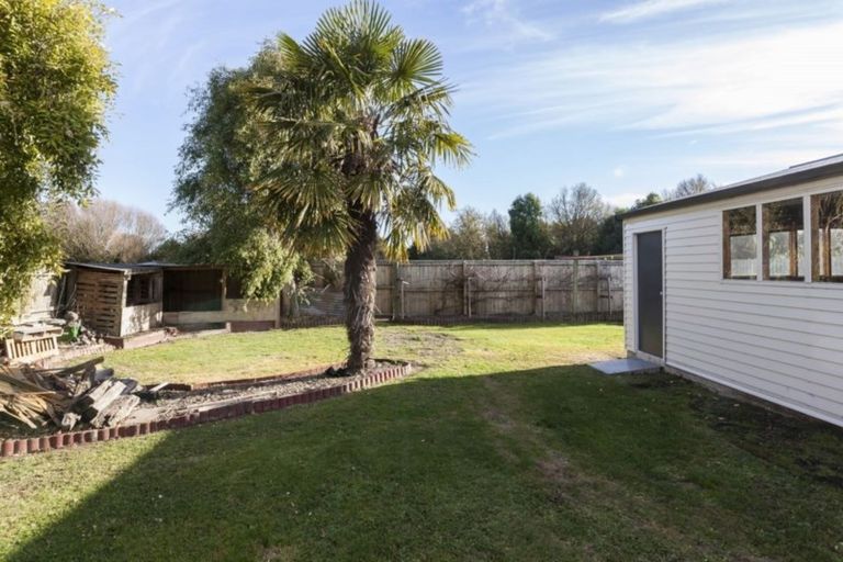 Photo of property in 23 Denniston Crescent, Redwood, Christchurch, 8051