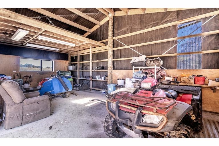 Photo of property in 242 Oreti Road, Otatara, Invercargill, 9879