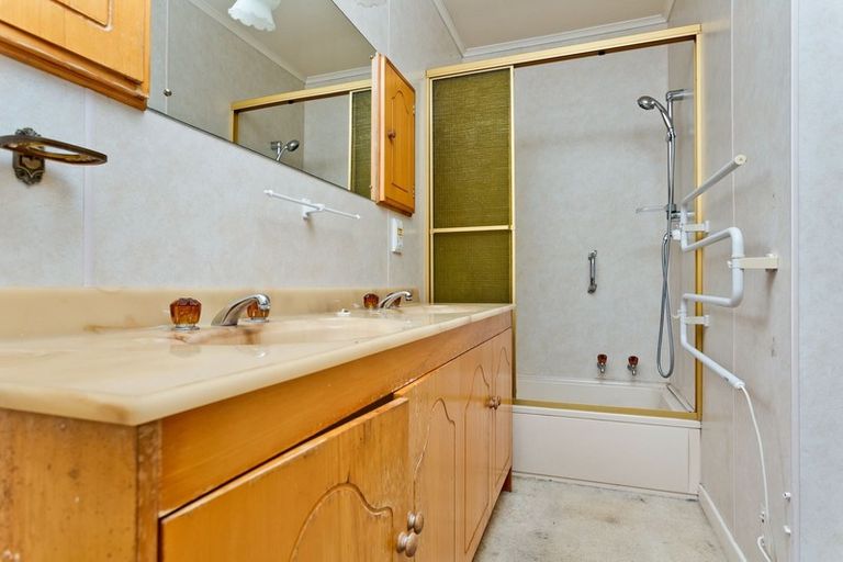 Photo of property in 615 Beach Road, Rothesay Bay, Auckland, 0630