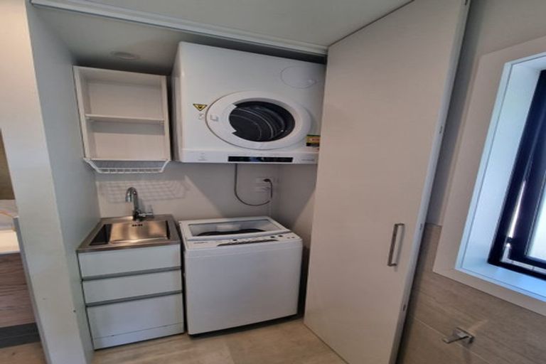 Photo of property in 2/7 Delisle Place, Windsor Park, Auckland, 0632