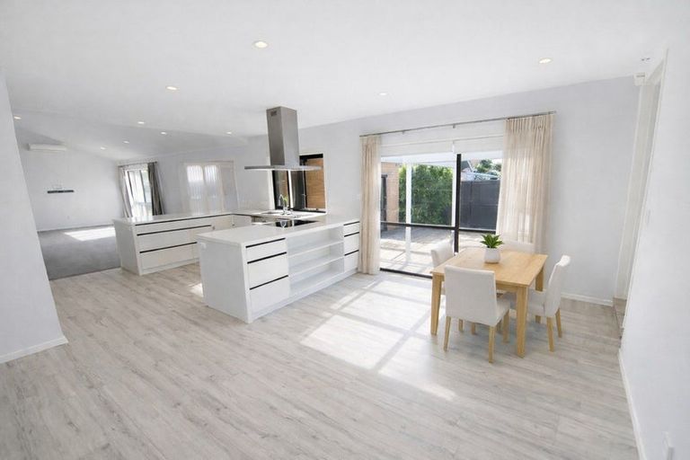 Photo of property in 12 Freelance Terrace, Pahurehure, Papakura, 2113