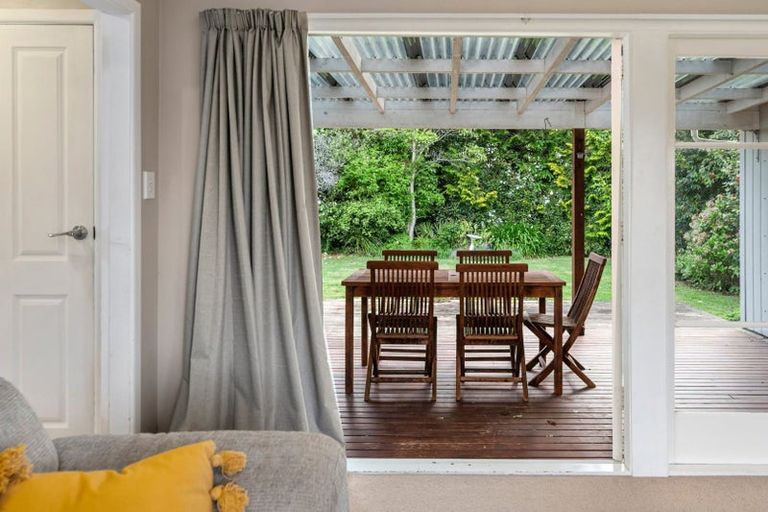 Photo of property in 27 Robinson Avenue, Holdens Bay, Rotorua, 3010