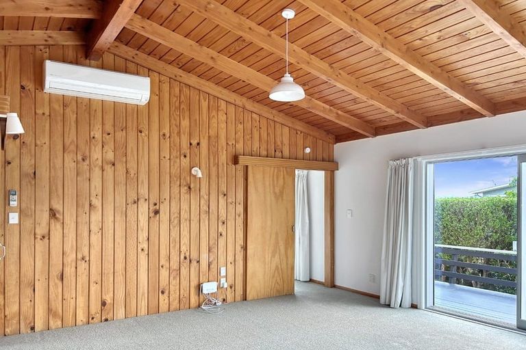 Photo of property in 1/5 Aubrey Crescent, Rainbow Point, Taupo, 3330