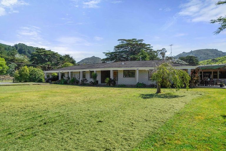 Photo of property in 5527 Masterton Castlepoint Road, Tinui, Masterton, 5889