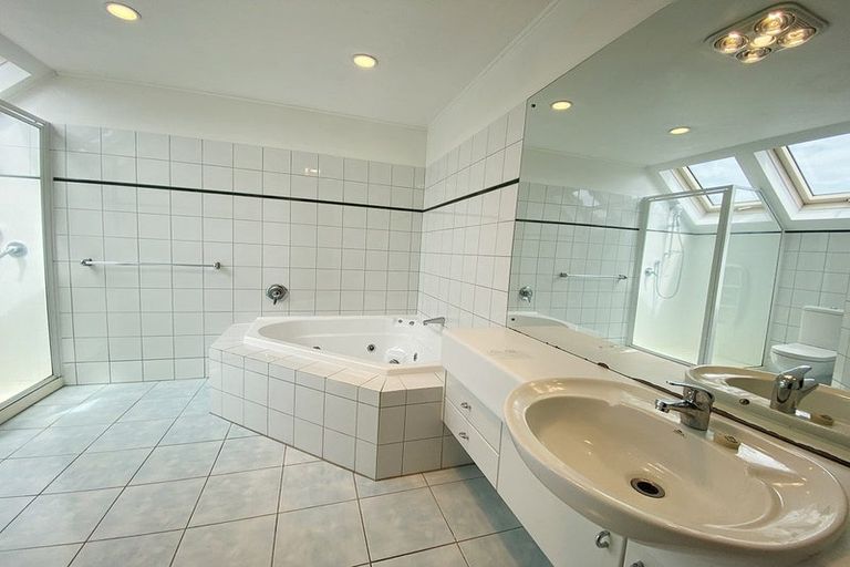 Photo of property in 212 Whitford Road, Shamrock Park, Auckland, 2016