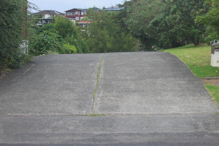 Photo of property in 1/48 Chequers Avenue, Glenfield, Auckland, 0629