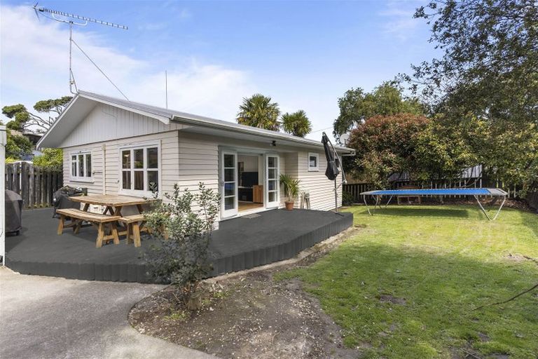 Photo of property in 2/40 Killarney Avenue, Torbay, Auckland, 0630