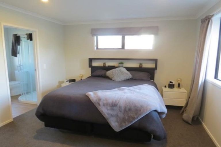 Photo of property in 15 Marsden Place, Hurworth, New Plymouth, 4310