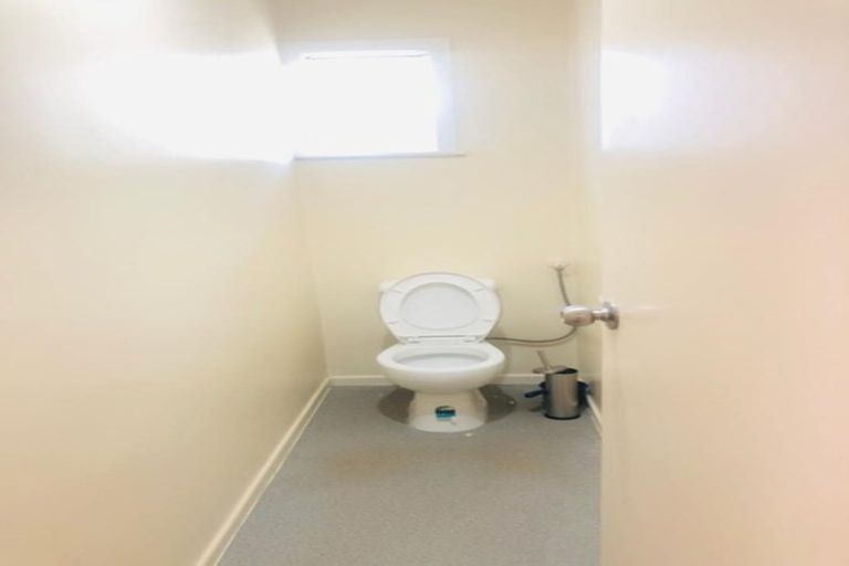 Photo of property in 80 Stottholm Road, Titirangi, Auckland, 0604