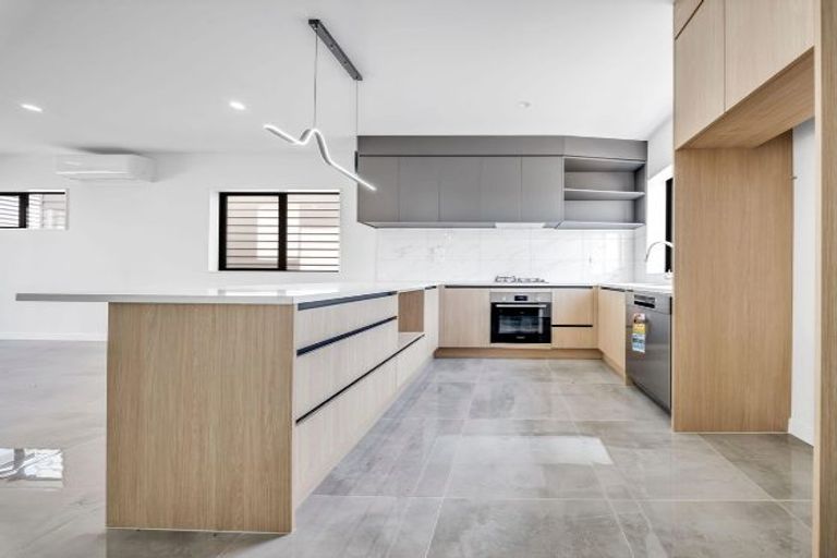 Photo of property in 4 Tukauri Place, Papakura, 2110