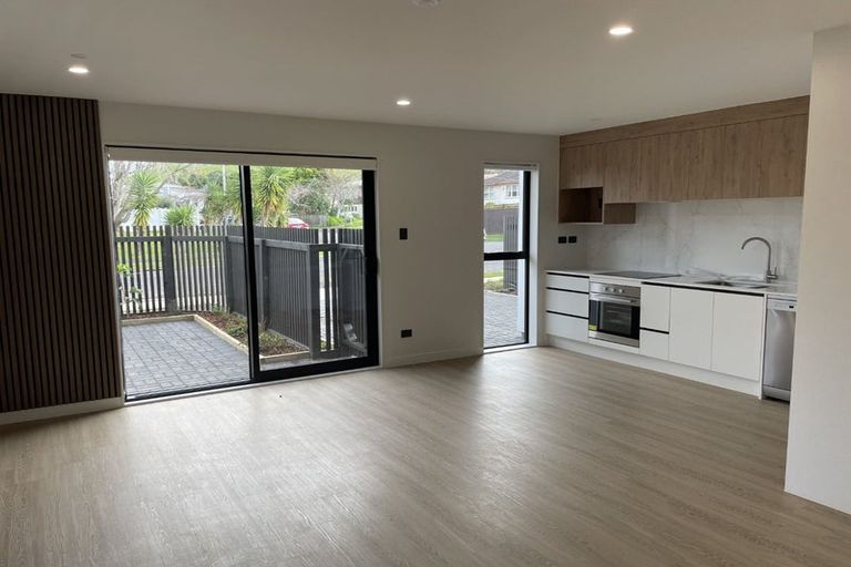Photo of property in 2/9 Kamaka Road, Mangere Bridge, Auckland, 2022