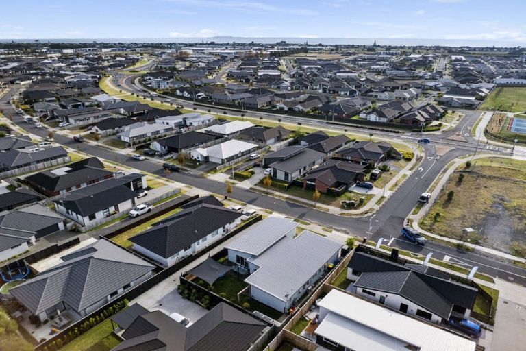 Photo of property in 90 Dunkeld Drive, Papamoa, 3118