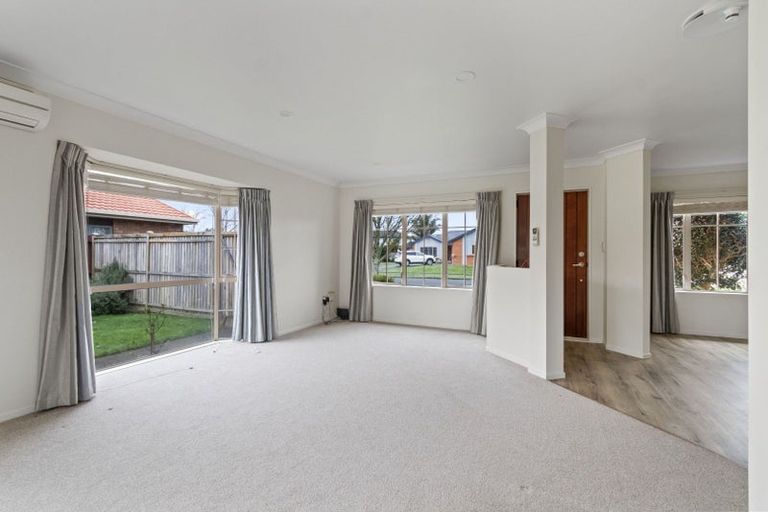 Photo of property in 33 Cate Road, Rototuna North, Hamilton, 3210