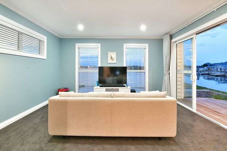 Photo of property in 11 Maturiki Drive, One Tree Point, 0118