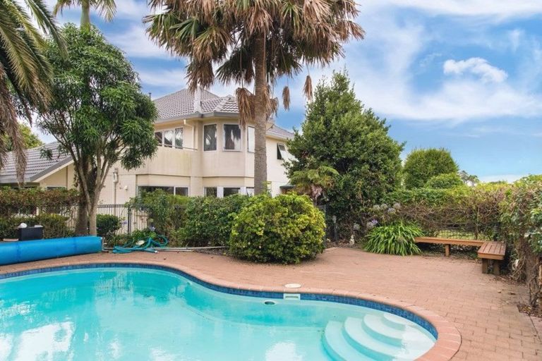 Photo of property in 21 Chippewa Place, Conifer Grove, Takanini, 2112