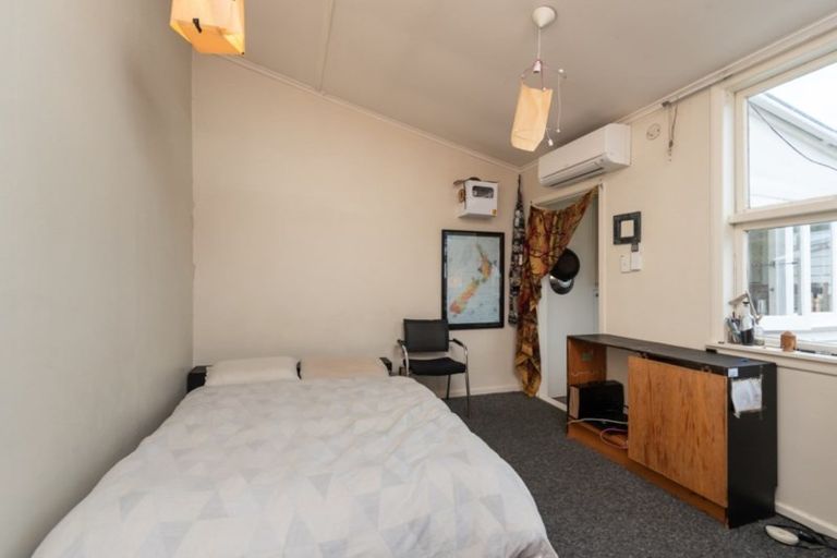 Photo of property in 16 Glendavar Street, Berhampore, Wellington, 6023