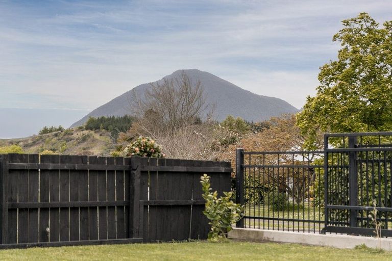 Photo of property in 16 Syme Crescent, Kawerau, 3127
