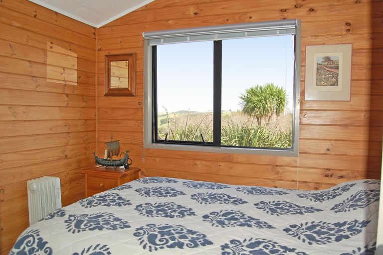 Photo of property in 210g Pukenui Road, Kaiwaka, 0573
