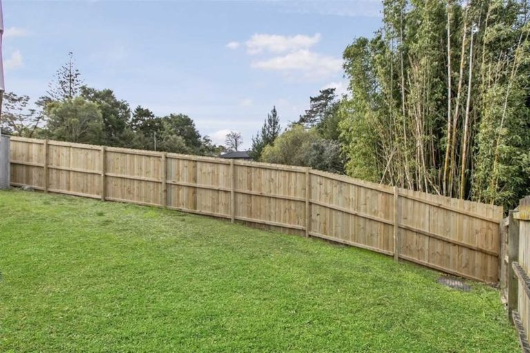 Photo of property in 1/95 Hobsonville Road, West Harbour, Auckland, 0618