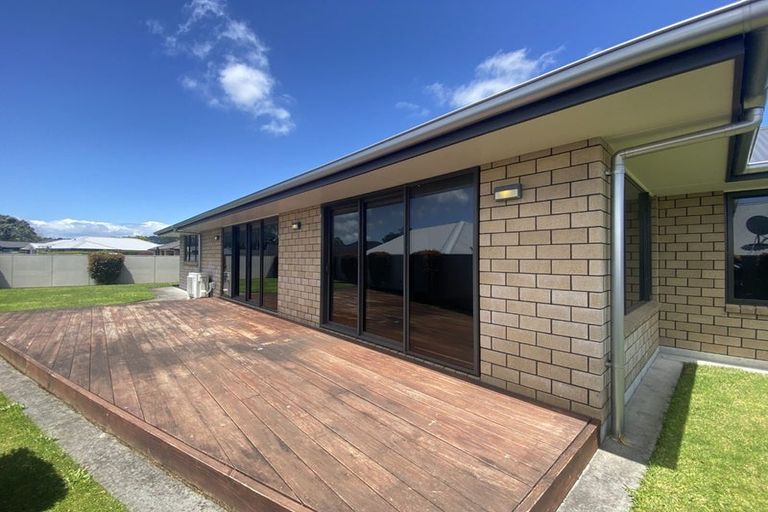 Photo of property in 51 Alberta Road, Glen Avon, New Plymouth, 4312