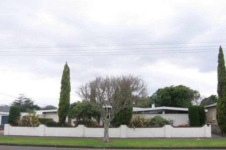 Photo of property in 16 Saxton Street, Levin, 5510