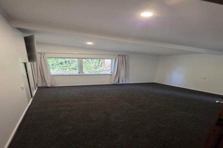 Photo of property in 34 Lowtherhurst Road, Massey, Auckland, 0614