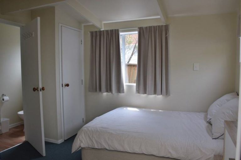 Photo of property in 68 Kohekohe Street, New Lynn, Auckland, 0600