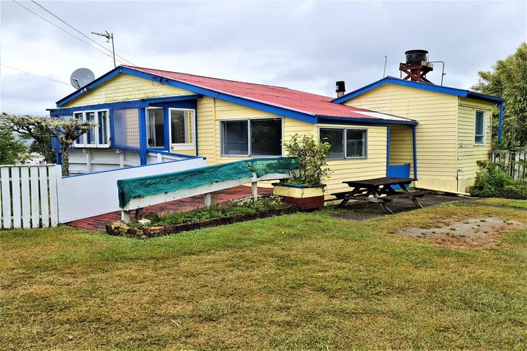 Photo of property in 70 Snodgrass Road, Westport, 7892