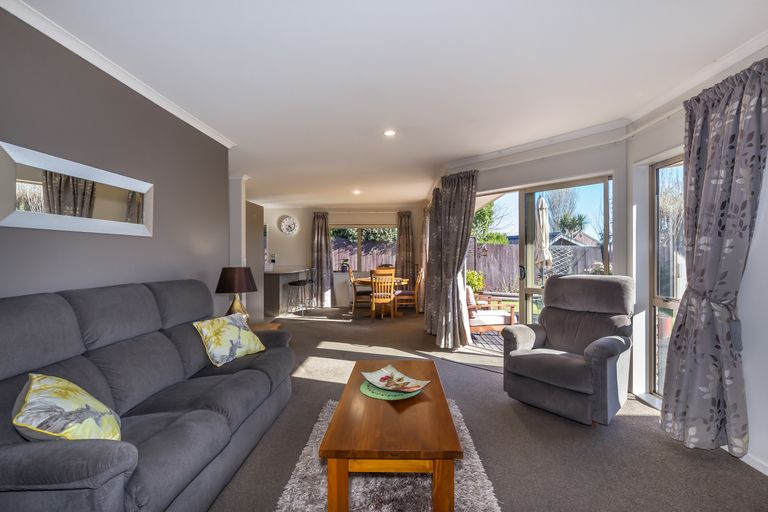 Photo of property in 21b Pine Avenue, New Brighton, Christchurch, 8061