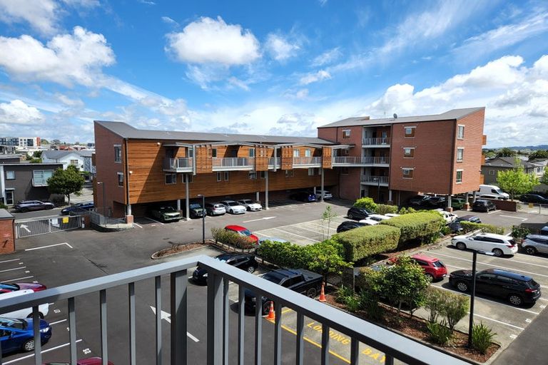 Photo of property in 204/160a Hobsonville Point Road, Hobsonville, Auckland, 0616