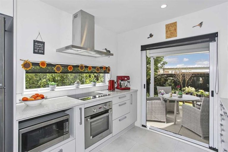 Photo of property in 76a Wellington Street, Pukekohe, 2120
