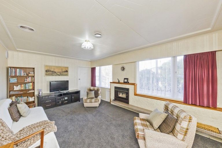 Photo of property in 90 Lethbridge Street, Feilding, 4702