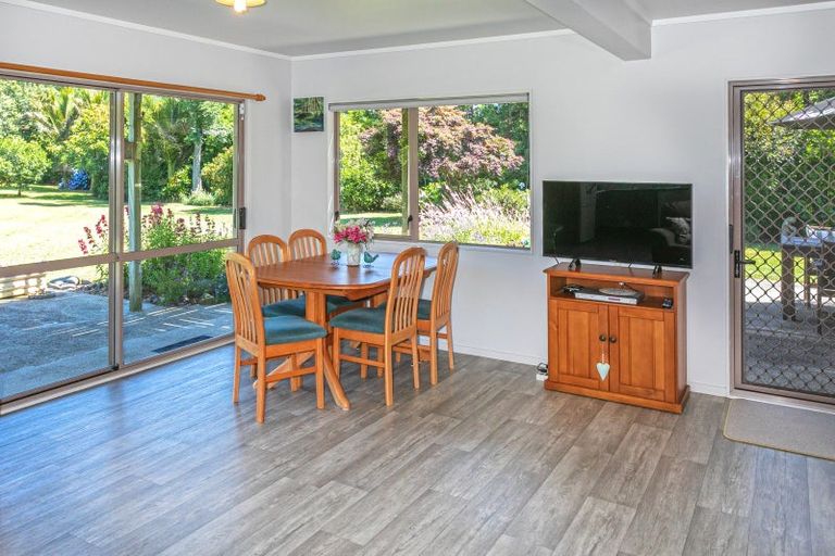 Photo of property in 33 Orua Lane, Hot Water Beach, Whitianga, 3591