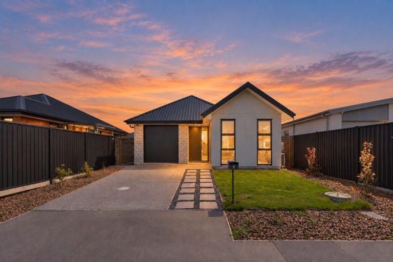 Photo of property in 11 Pender Street, Kaiapoi, 7630