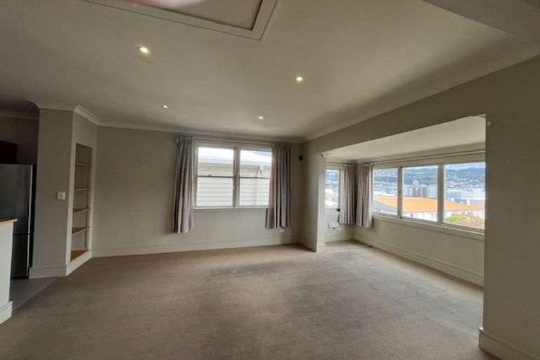 Photo of property in 10 Hawker Street, Mount Victoria, Wellington, 6011