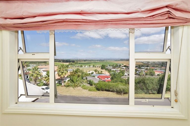 Photo of property in 16 Tironui Terrace, Western Heights, Hamilton, 3200