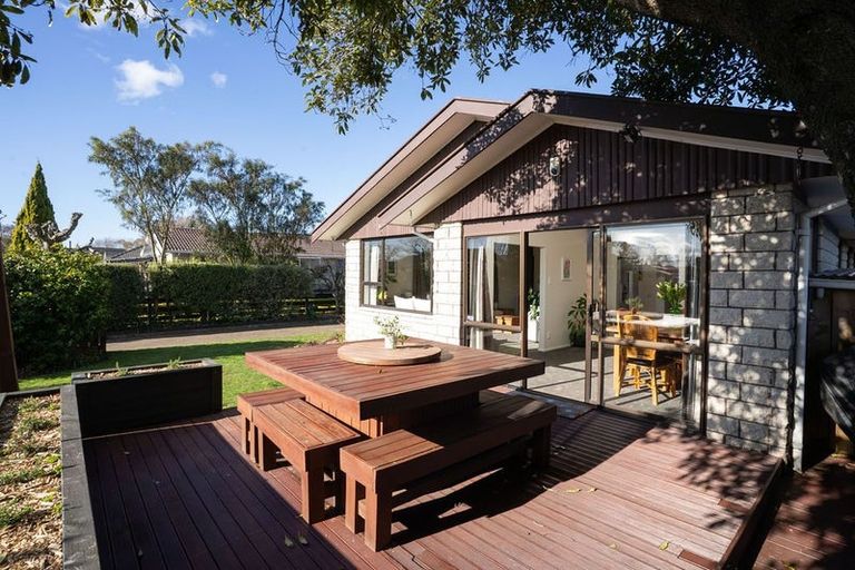 Photo of property in 8 Oldham Crescent, Halswell, Christchurch, 8025