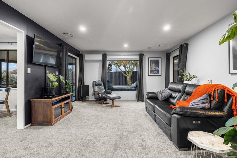 Photo of property in 2/44 Kathleen Crescent, Hornby, Christchurch, 8042