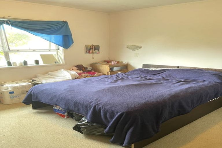 Photo of property in 1/40 Aviemore Drive, Highland Park, Auckland, 2010