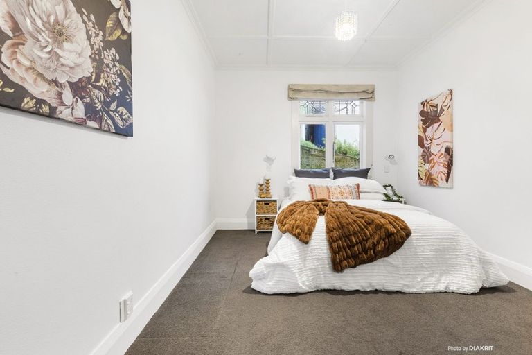 Photo of property in 7 Knoll Street, Island Bay, Wellington, 6023